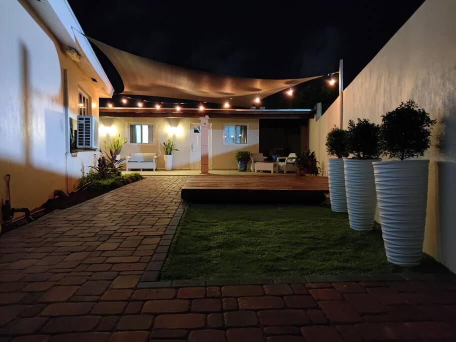 Palm Beach Paradise Vacation Rental Exterior photo